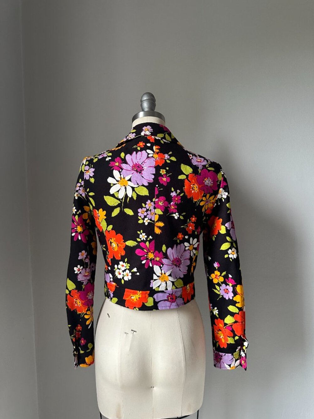 Vintage Floral Cropped Jacket XS | 70s Inspired Statement Jacket - Picture 4 of 9
